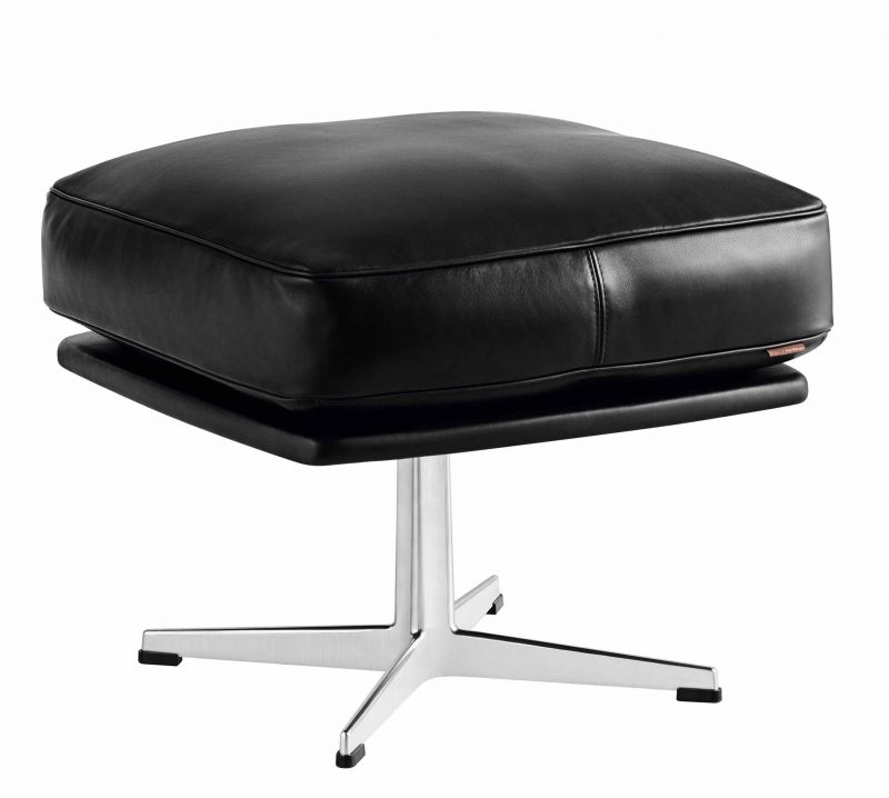 Oksen Hocker von Fritz Hansen, schwarzes Leder, Chromfuß, moderner Design Hocker für Wohnzimmer.